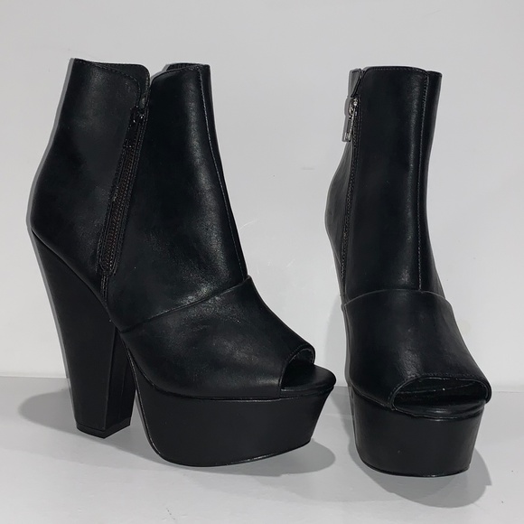 Steve Madden Shoes - Steve Madden Groupiee Open Toe Ankle Boot 8 M